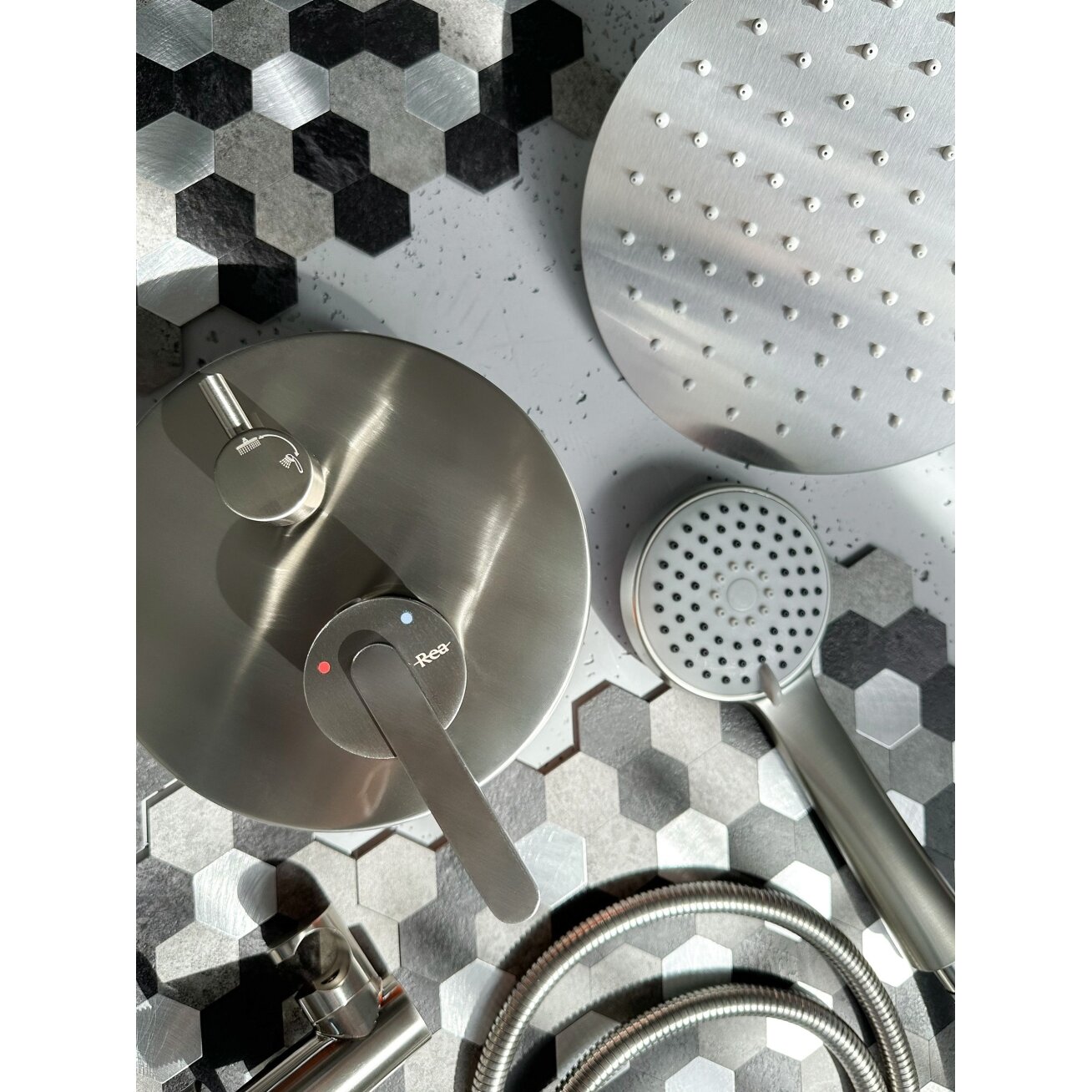 Įleidžiamas dušo komplektas Ontario Brush Nickel + BOX 4 Įleidžiamas dušo komplektas Ontario Brush Nickel + BOX 4