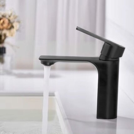Kriauklės maišytuvas Urban Black Low 7