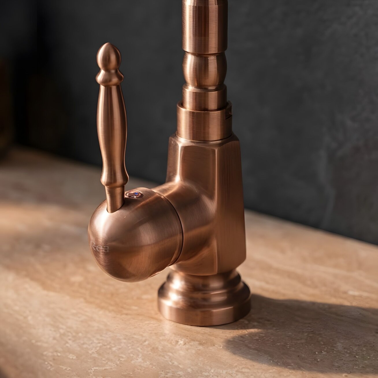 Maišytuvas praustuvui Bona Brush Copper High 2