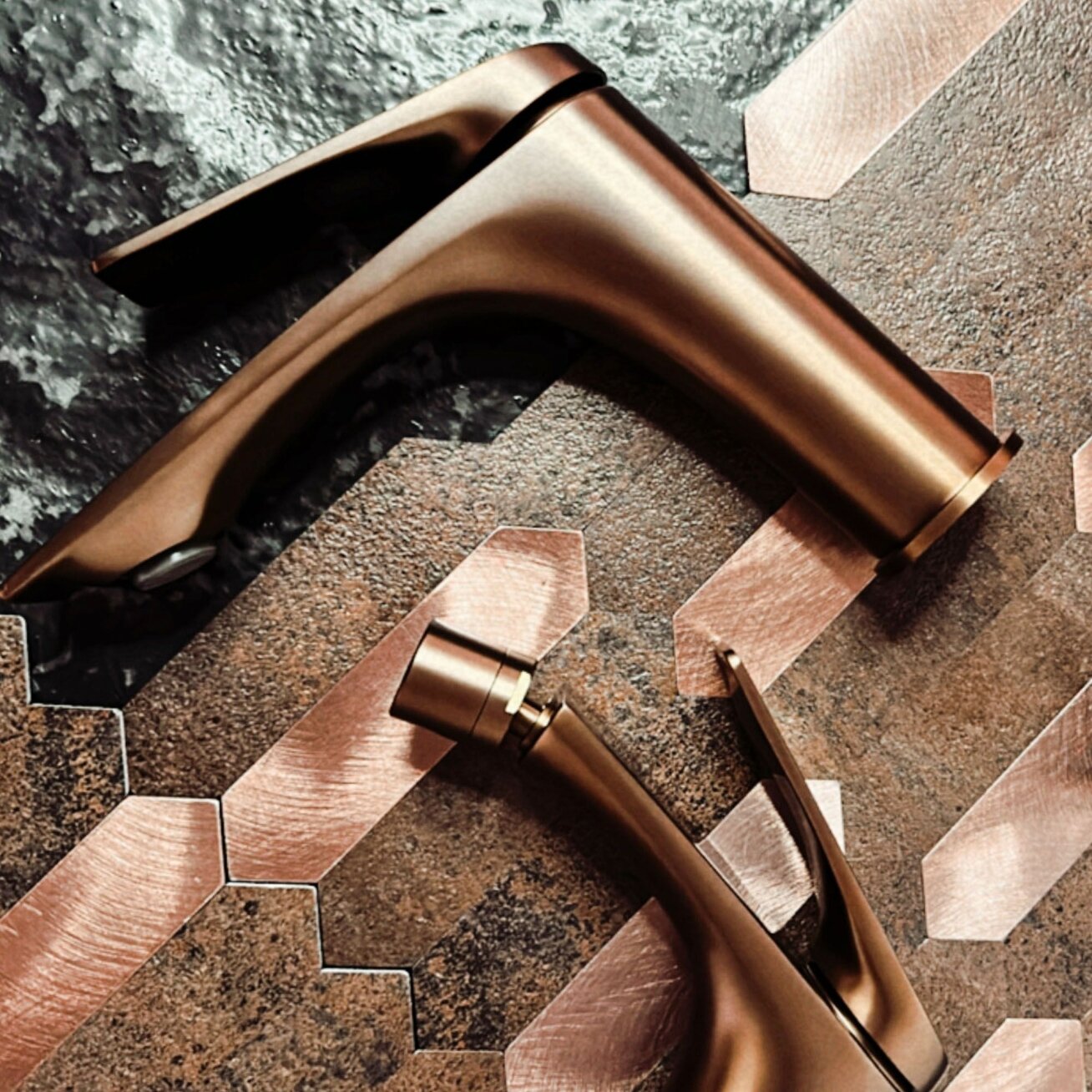 Maišytuvas vonios kambario AVALON Copper Brush 3 Maišytuvas vonios kambario AVALON Copper Brush 3