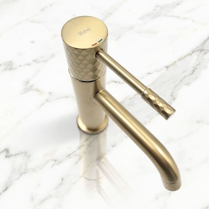 PLAUTUVĖS MAIŠYTUVAS Lungo Diamond Brush Gold aukšta 4 PLAUTUVĖS MAIŠYTUVAS Lungo Diamond Brush Gold aukšta 4
