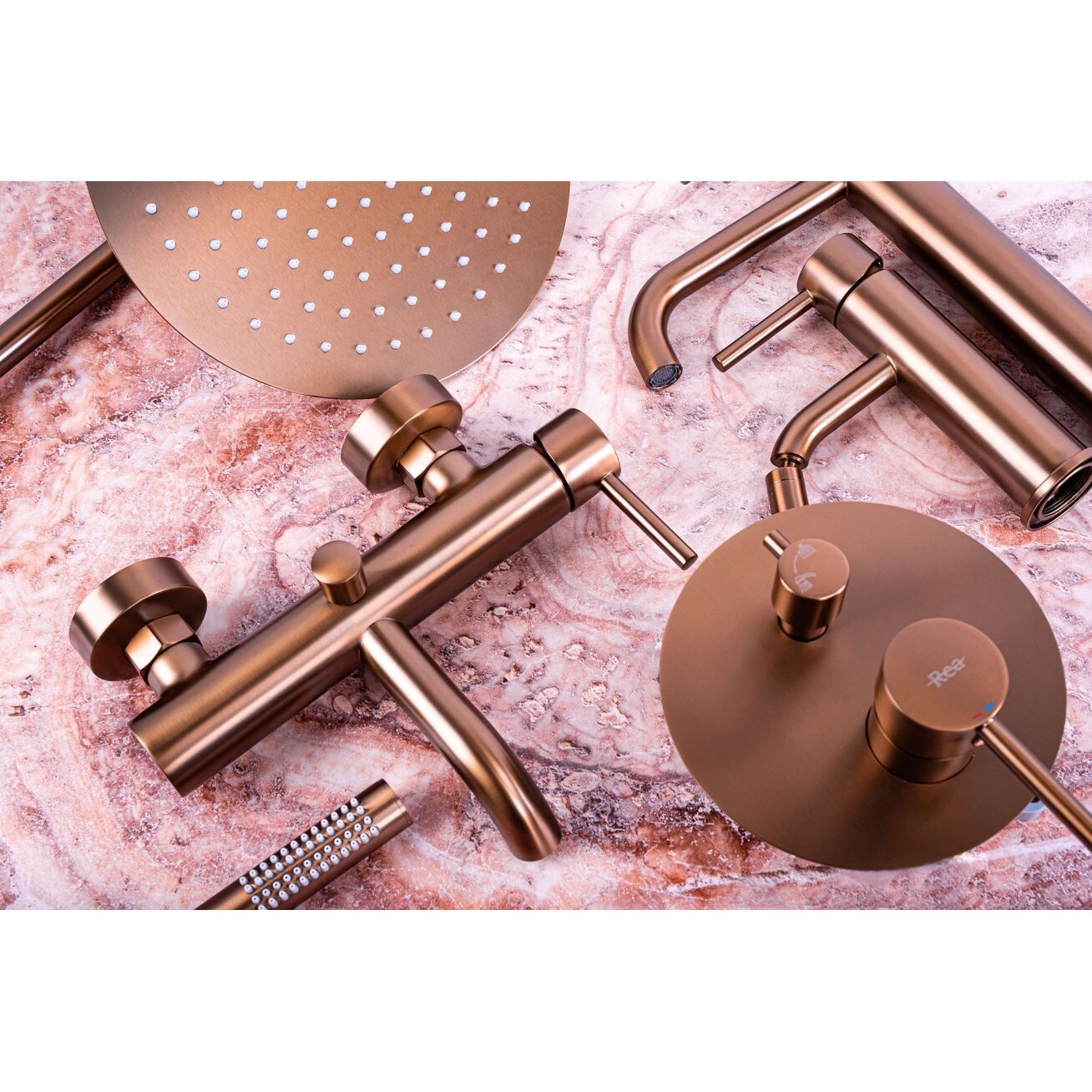 Dušo komplektas su termostatu Lungo Copper Brush 7 Dušo komplektas su termostatu Lungo Copper Brush 7