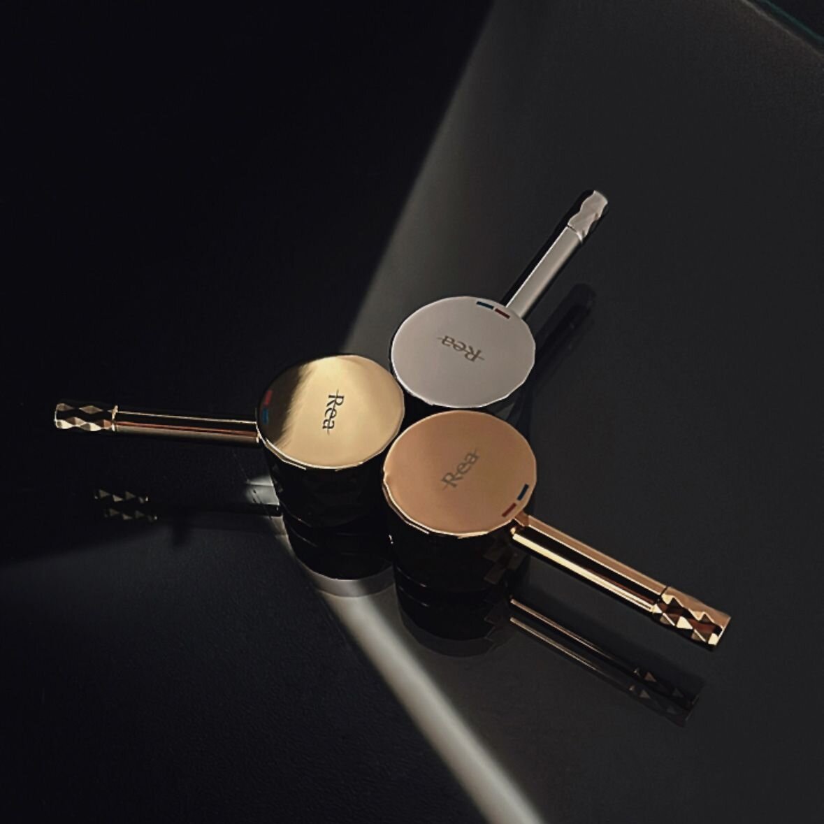 Lungo Diamond Gold juodas paslėptas dušo rinkinys + DĖŽUTĖ 5