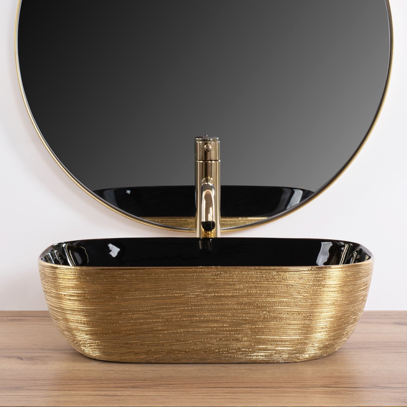 Belinda BLACK BRUSH GOLD praustuvas ant stalo 2