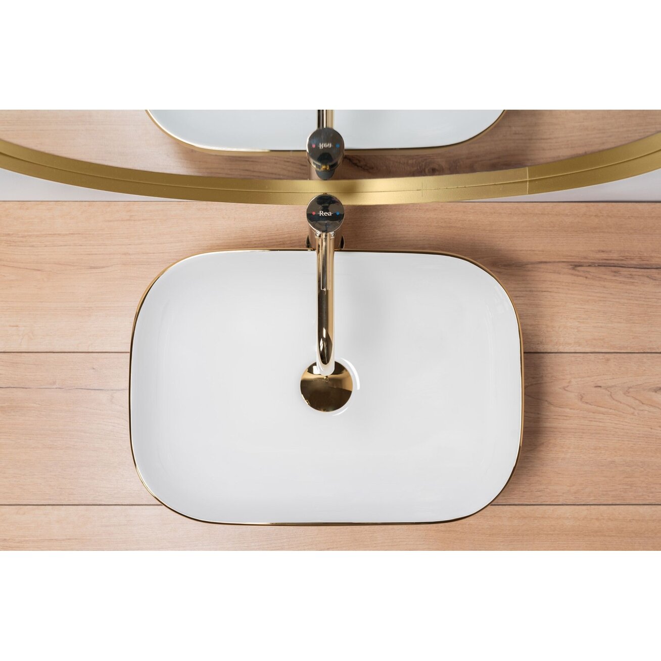 Belinda White GOLD BRUSH praustuvas ant stalo 2 Belinda White GOLD BRUSH praustuvas ant stalo 2