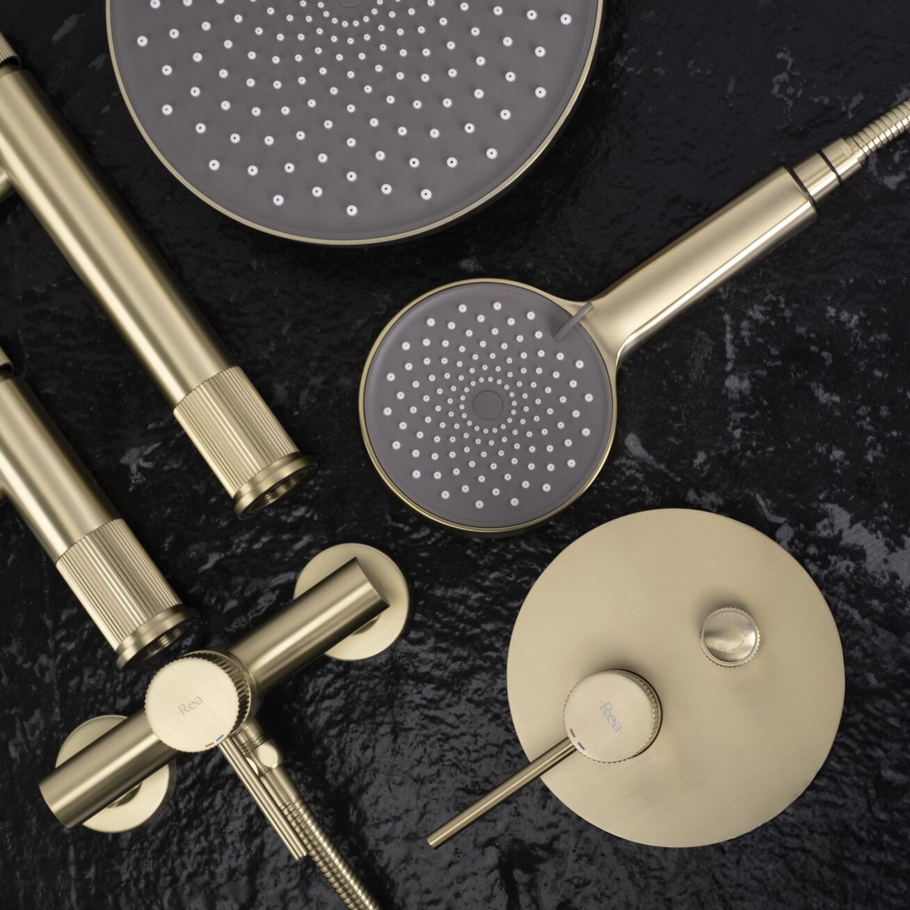 Lungo Stripe Gold Brush juodas paslėptas dušo rinkinys + DĖŽUTĖ 5 Lungo Stripe Gold Brush juodas paslėptas dušo rinkinys + DĖŽUTĖ 5