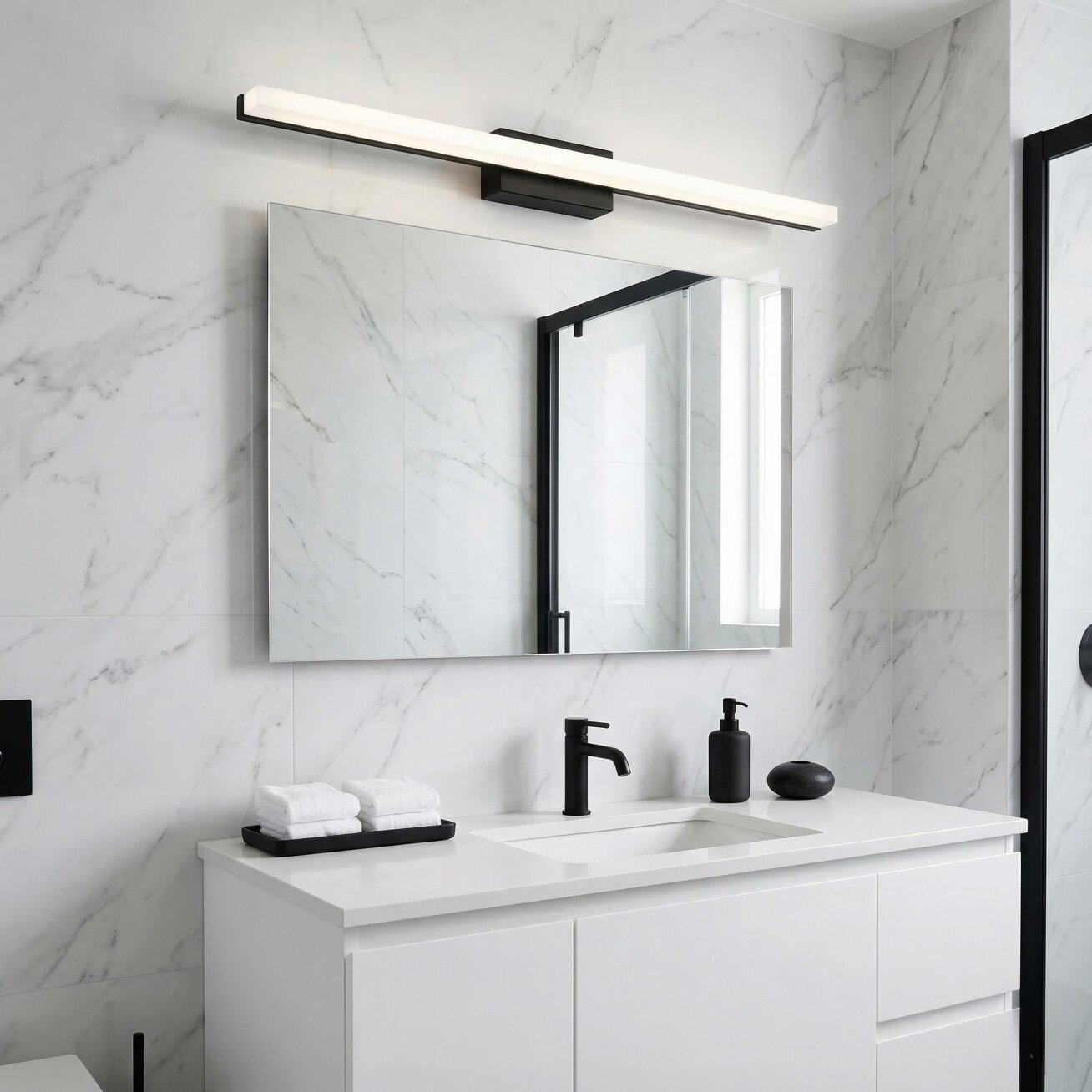 Sieninė lempa LED 80CM APP1856-1W BLACK 1