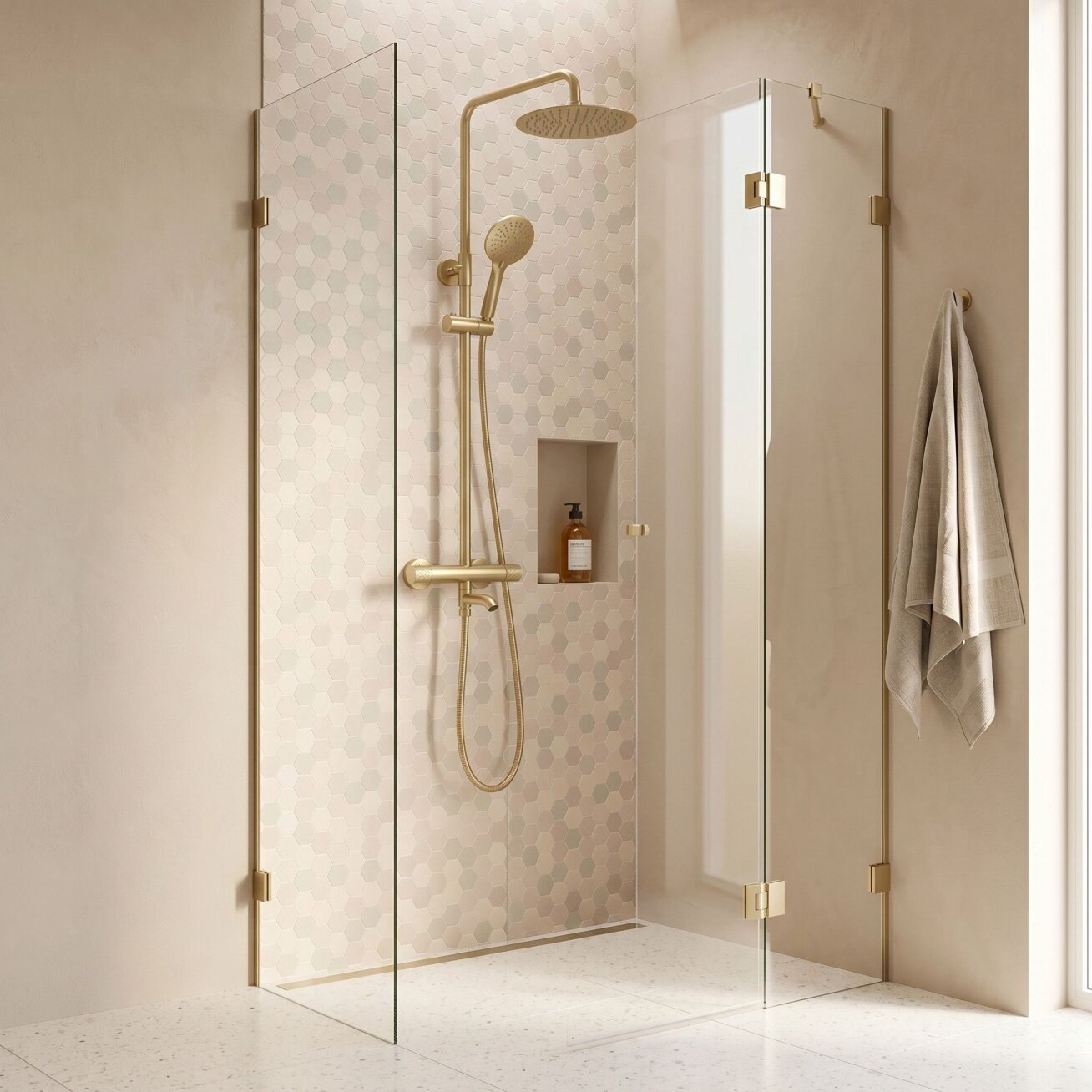 Termostatinis dušo komplektas Lungo Diamond Gold Brush Termostatinis dušo komplektas Lungo Diamond Gold Brush